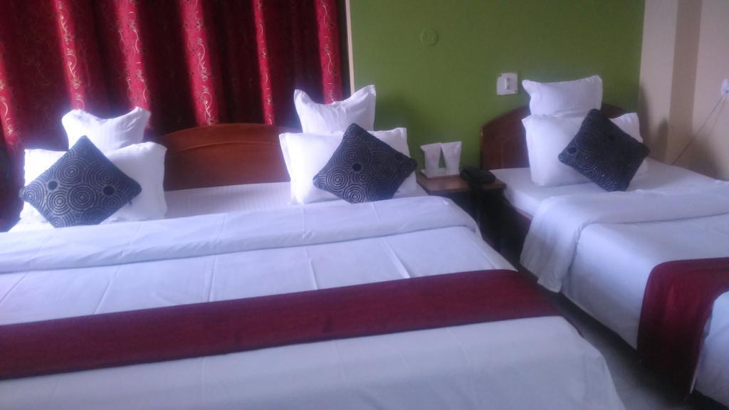 Breeze Hotel Siliguri Habitación foto